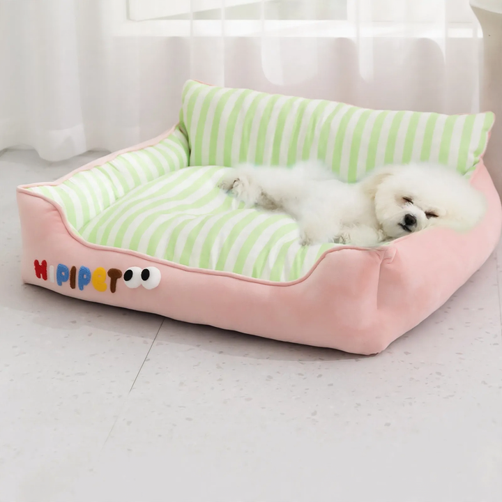 Cozy pet bed for small dogs