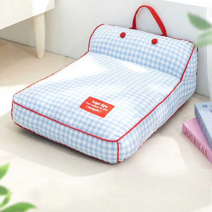 Cozy pet bed for small dogs