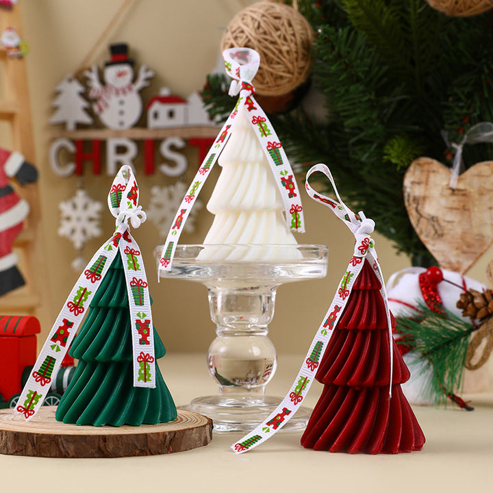 Christmas tree scented candle made of soy wax