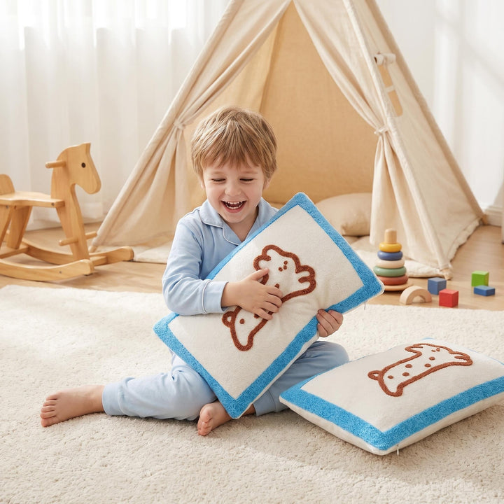 Cushion with animal motif and embroidery, polyester, with filling