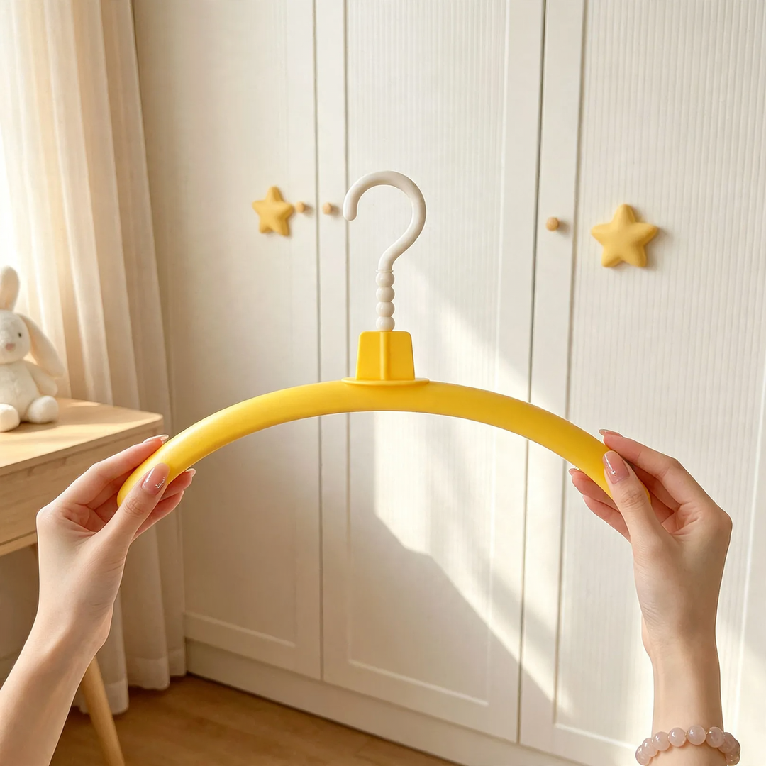 Children's coat hanger with motif, non-slip