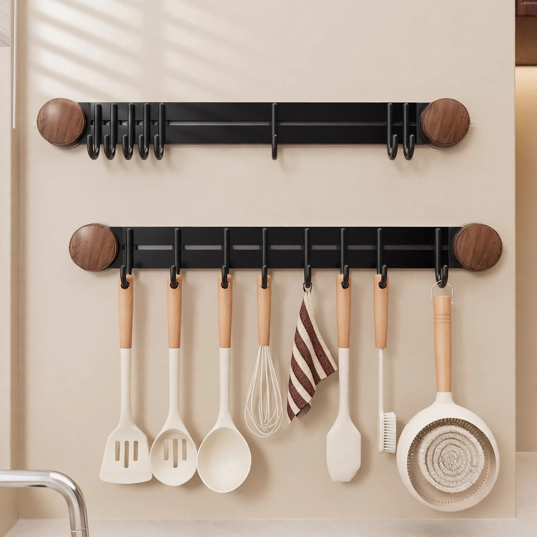Suction cup kitchen rail with hooks, drill hole free