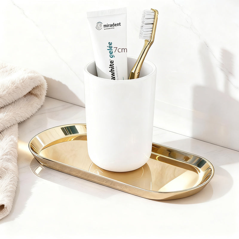 Portable toothbrush cup made of plastic