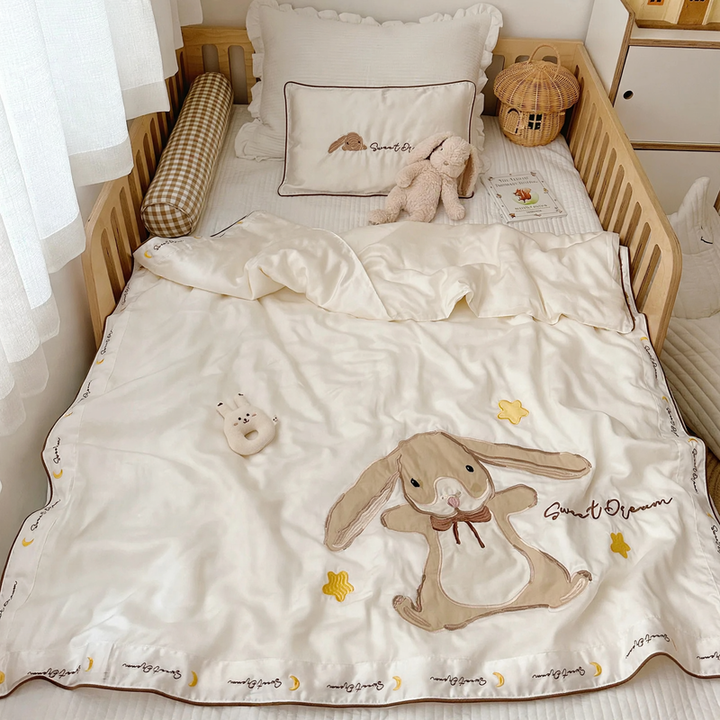Summer blanket made of lyocell with silk filling