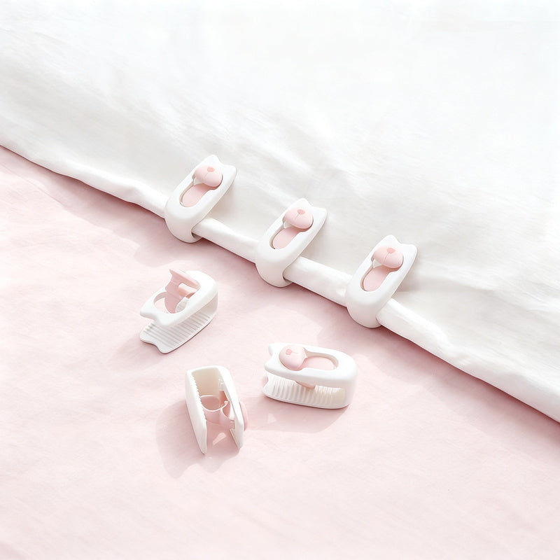 Duvet fastening clips, non-slip