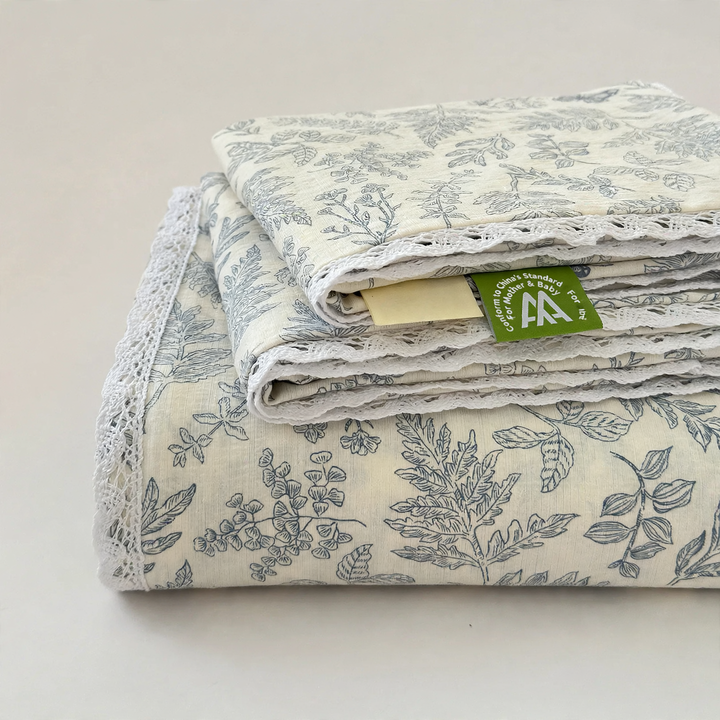 Cotton bedding with lace edge, 3-piece