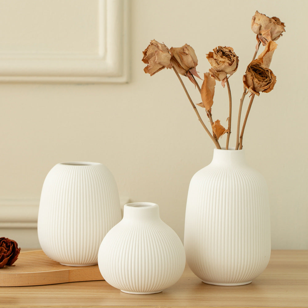Ceramic flower vase, country house style, woven texture