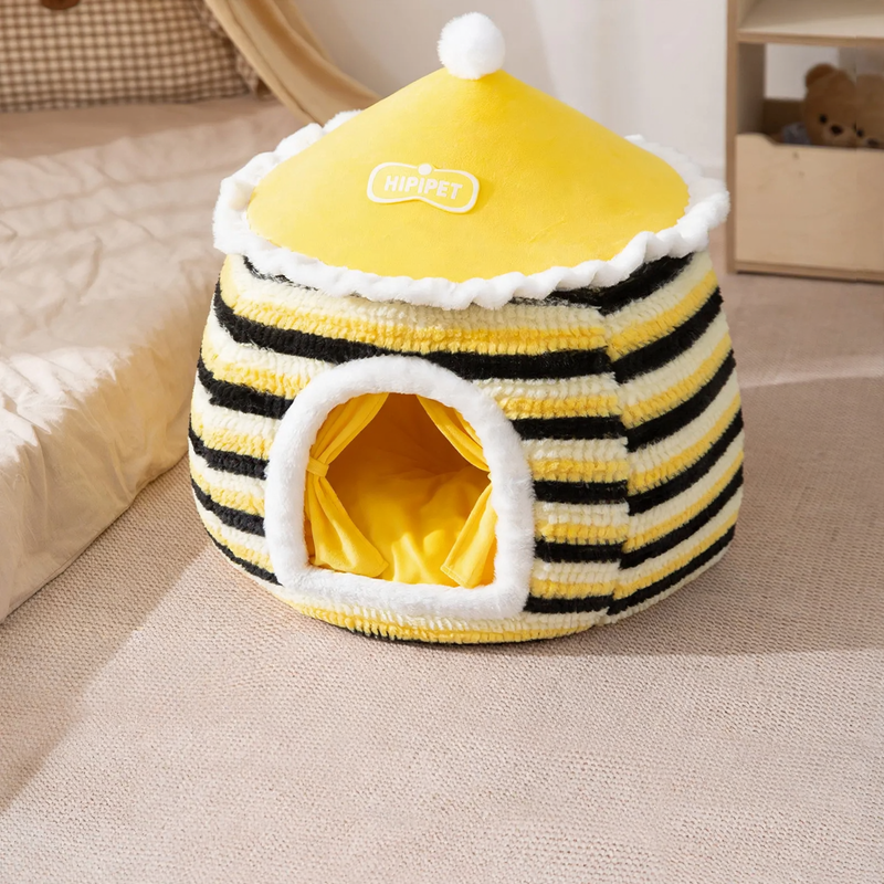 Half-open pet bed with festival design
