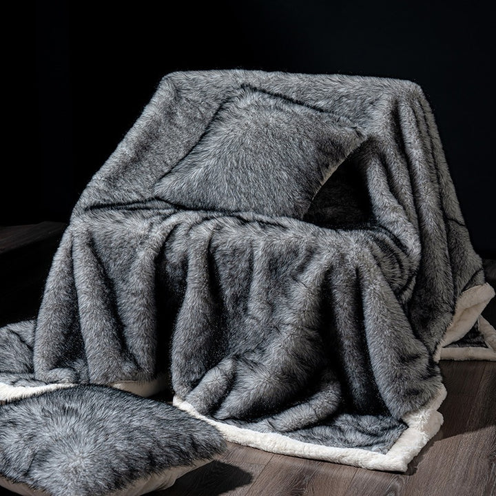 Fluffy faux fur blanket in luxury look