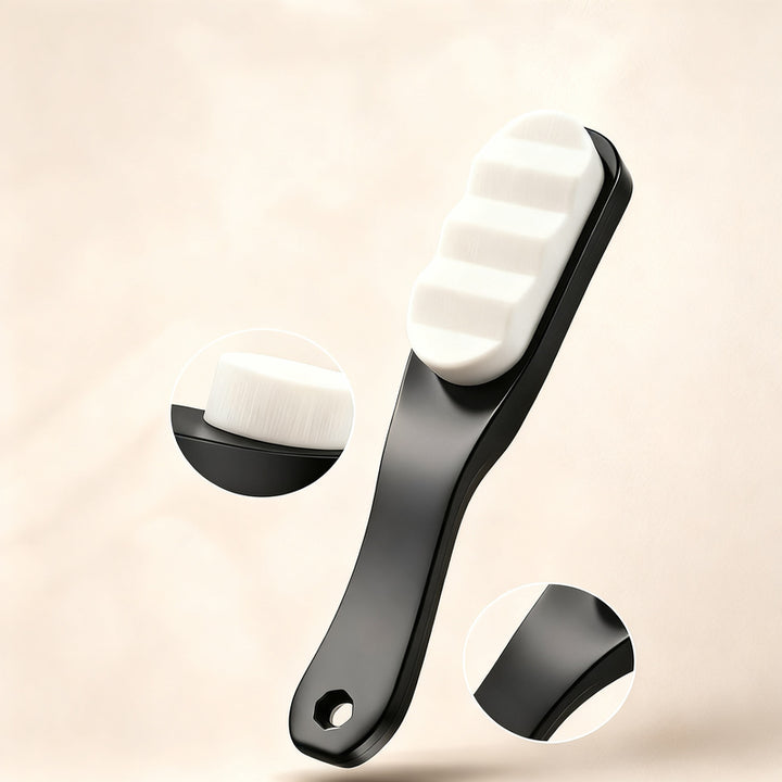 Soft shoe polishing brush made of nanofibers