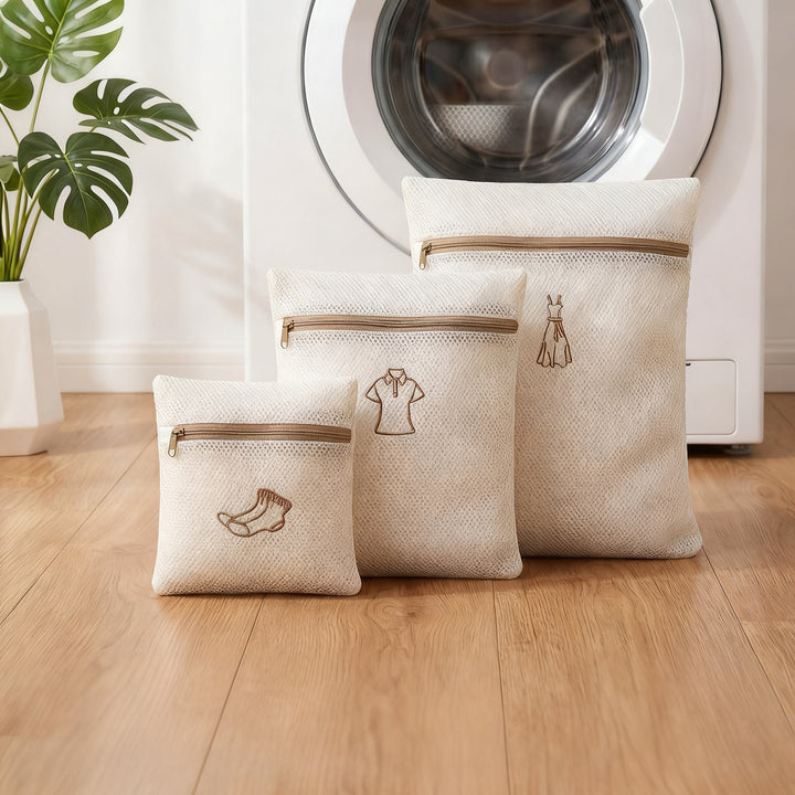 Laundry bag for the washing machine, 3-layered