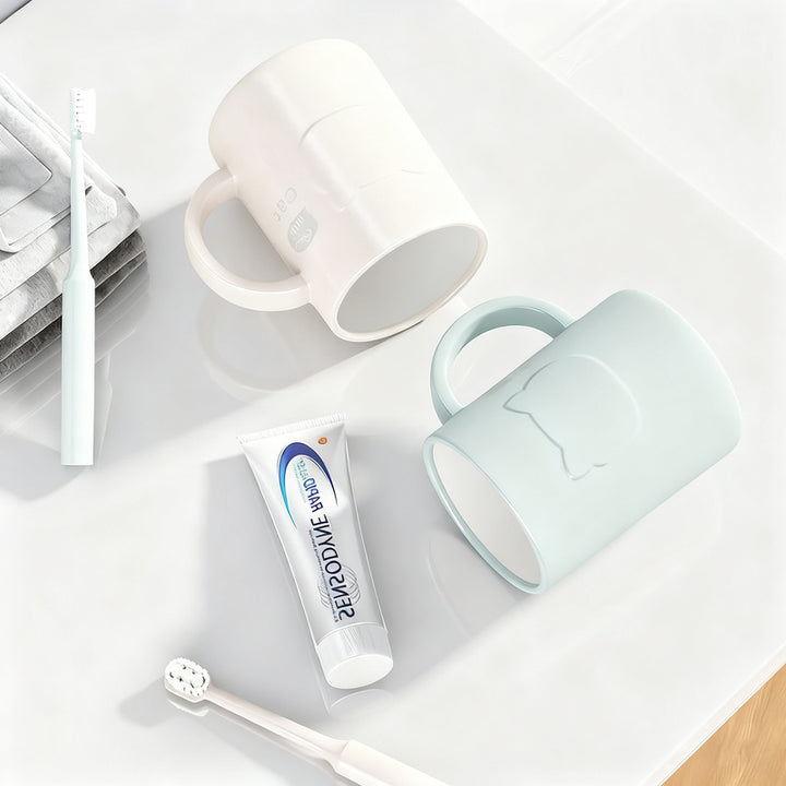 Plastic toothbrush cup with handle, non-slip