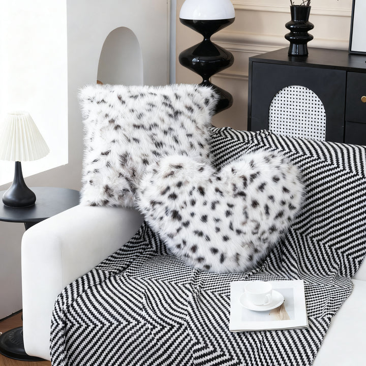 Decorative cushions leopard pattern, various shapes