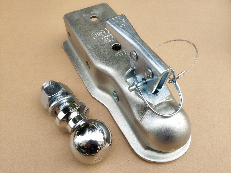 Trailer coupling ball