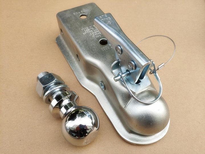 Trailer coupling ball