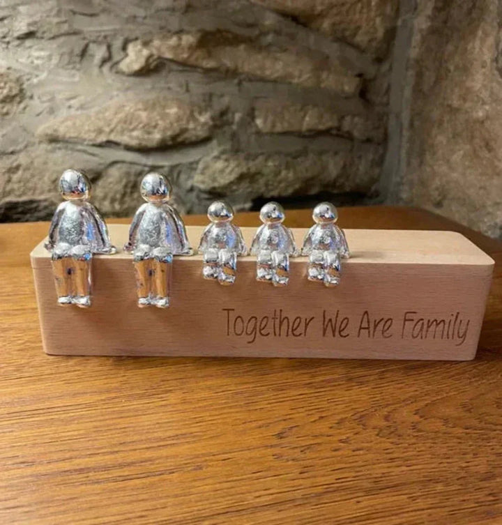 Eternal Family Sculpture – Love & Bond Symbol