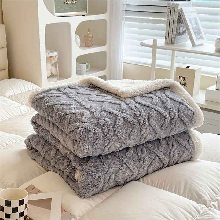 Vintage Luxe Reversible Fleece Blanket - Essential for Winter Noxord