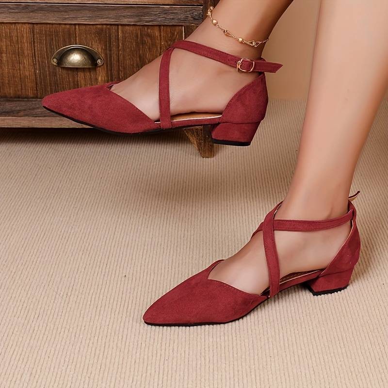 Noxord | Fashionable Flat Shoes in a Solid Color Design for Women