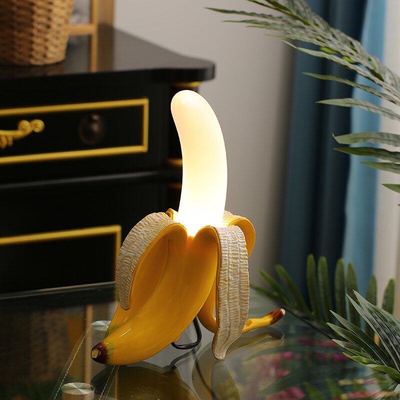 GoldenBanana - Elegant Art Deco Table Lamp | Kalsten