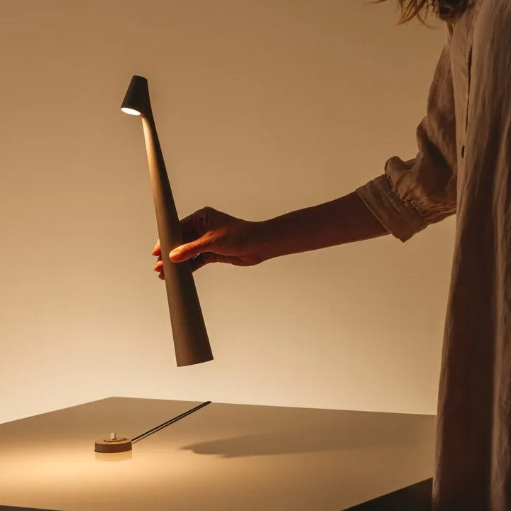Sculpting table lamp | Kalsten