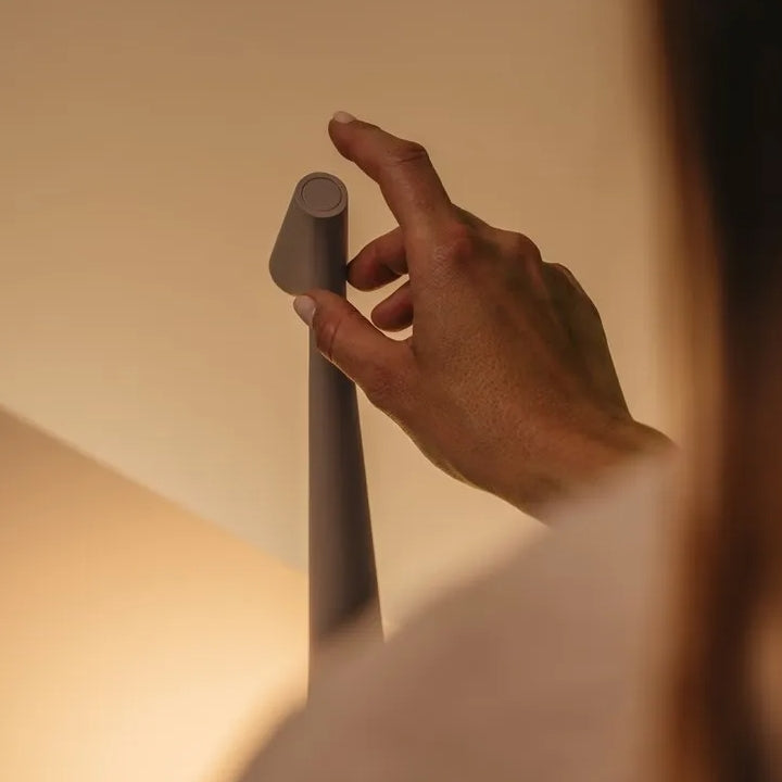 Sculpting table lamp | Kalsten