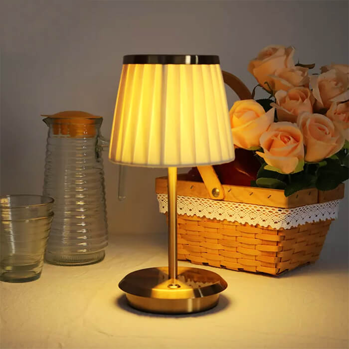 Golden DreamDrape Table Lamp – Elegance and Flexibility Noxord
