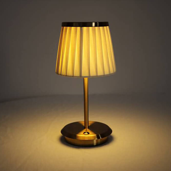 Golden DreamDrape Table Lamp – Elegance and Flexibility Noxord
