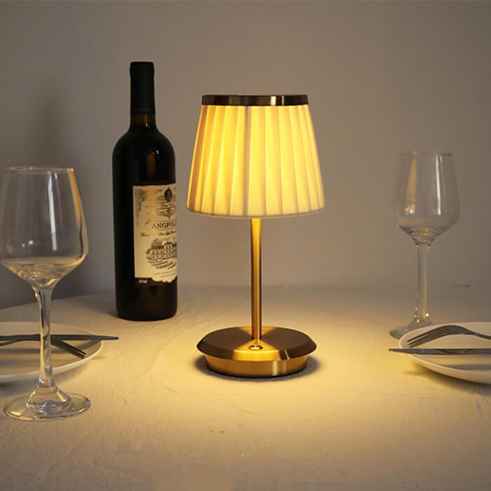 Golden DreamDrape Table Lamp – Elegance and Flexibility Noxord