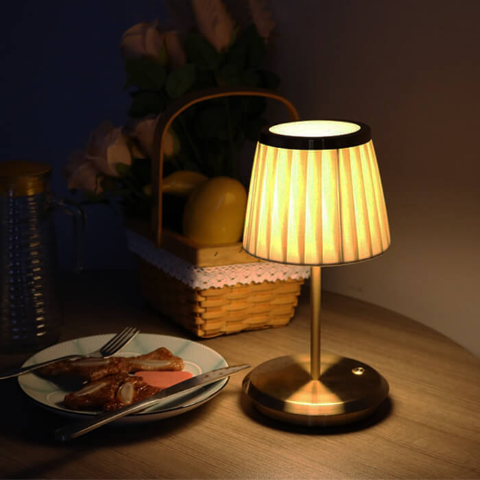 Golden DreamDrape Table Lamp – Elegance and Flexibility Noxord