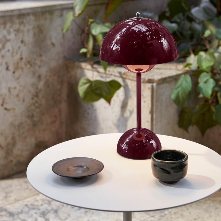 Kalsten | LED Table Lamp - MoonGlow