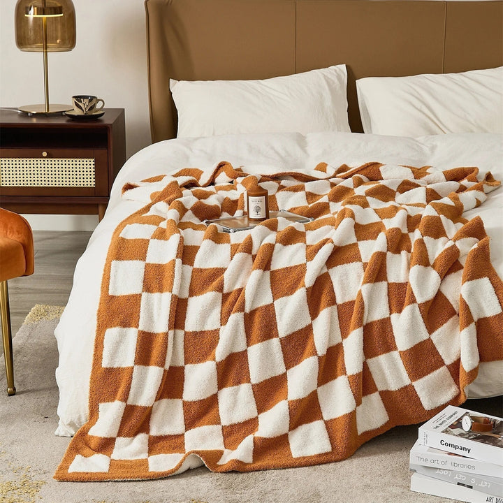 Stylish Plaid Blanket with Checkered Pattern