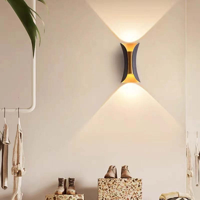 LumiEdge Modern LED Outdoor Wall Light