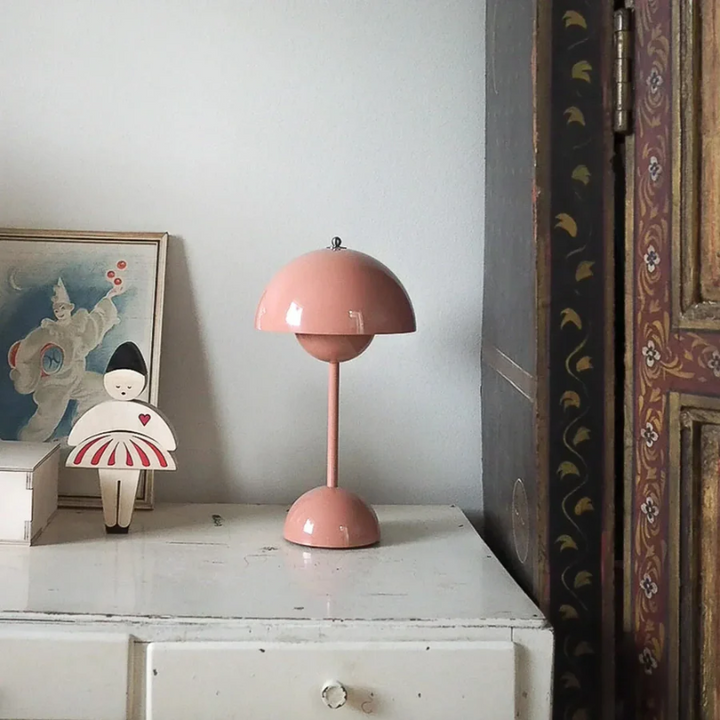 Modern Touch Sensitive Table Lamp - LumiTouch | Noxord
