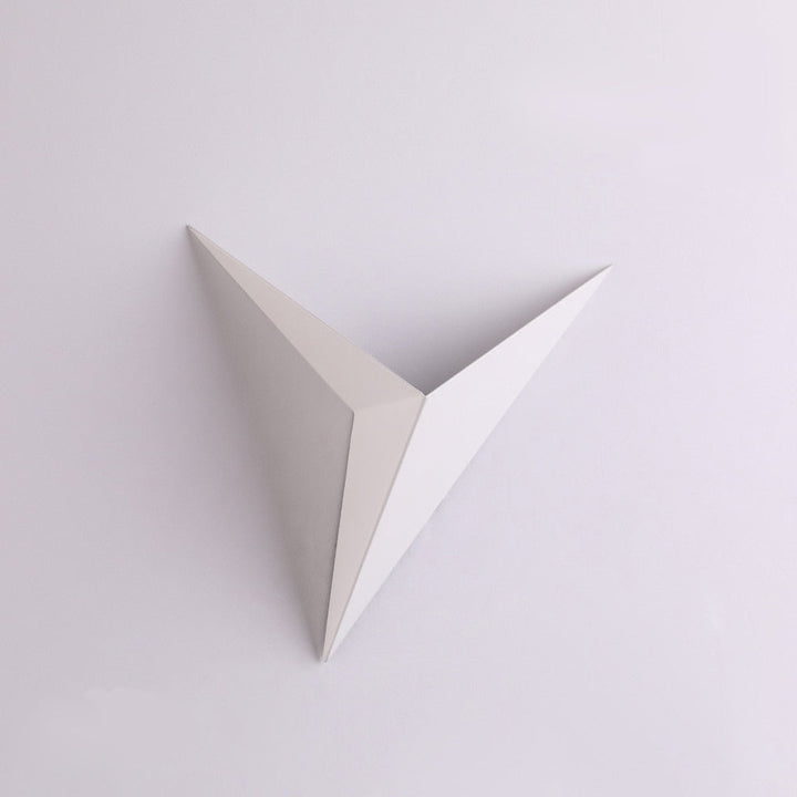 Kalsten | Trigon Wall Light