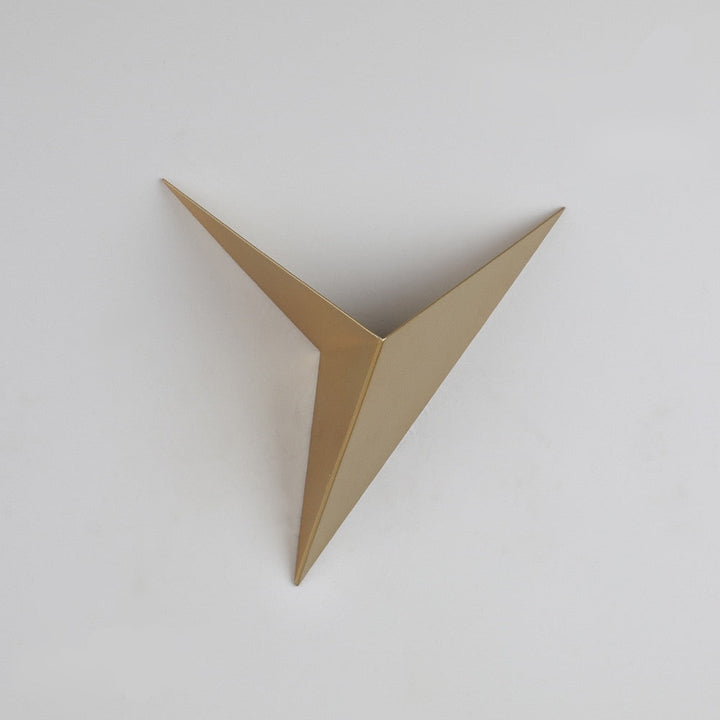 Modern Triangular Wall Lamp - TrigoLux | Kalsten