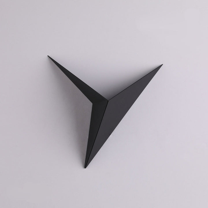 Kalsten | Trigon Wall Light