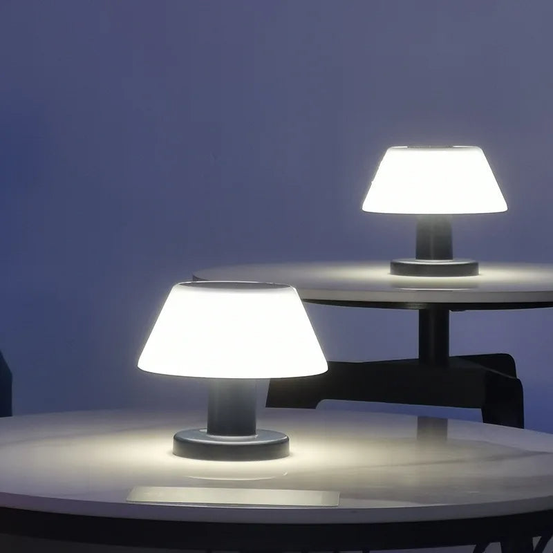 Solar-Powered Table Lamp - Solara | Kalsten