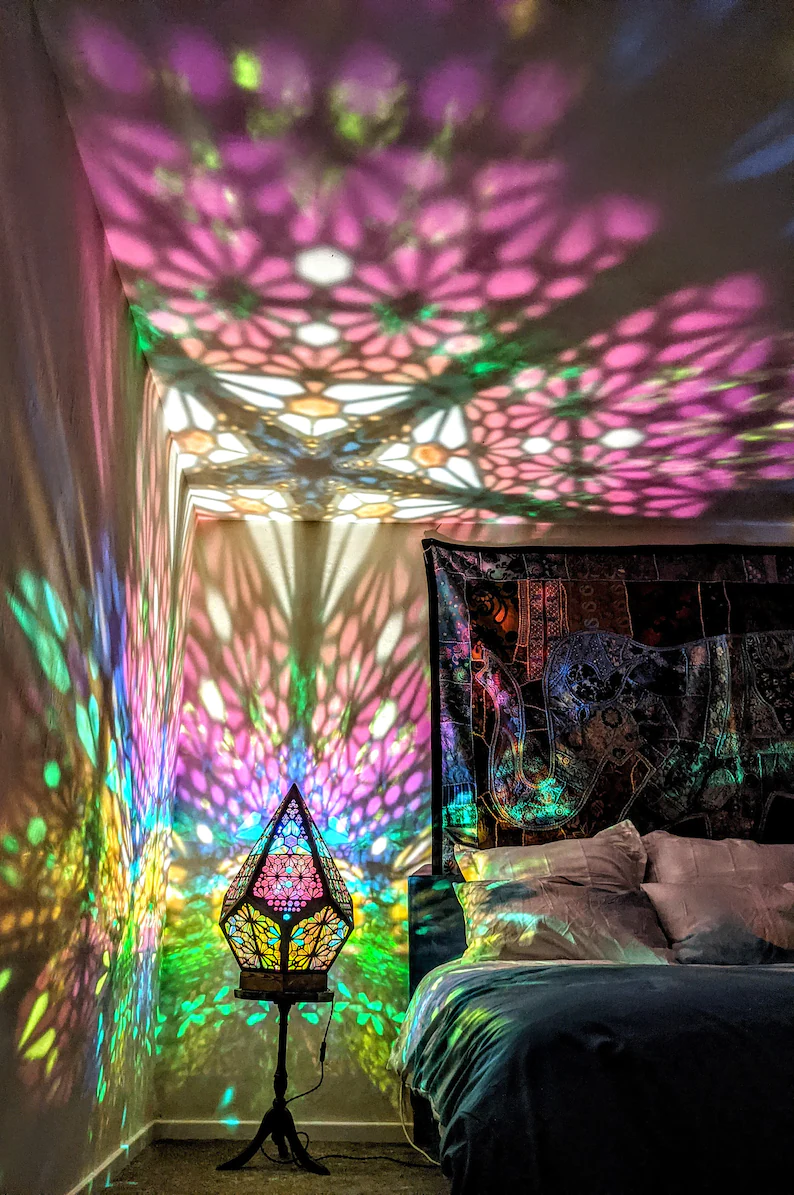 Stained Glass Style LED Table Lamp - LumiAura | Kalsten