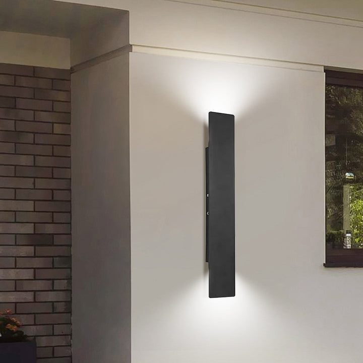 Modern Waterproof Outdoor Wall Lamp Noxord