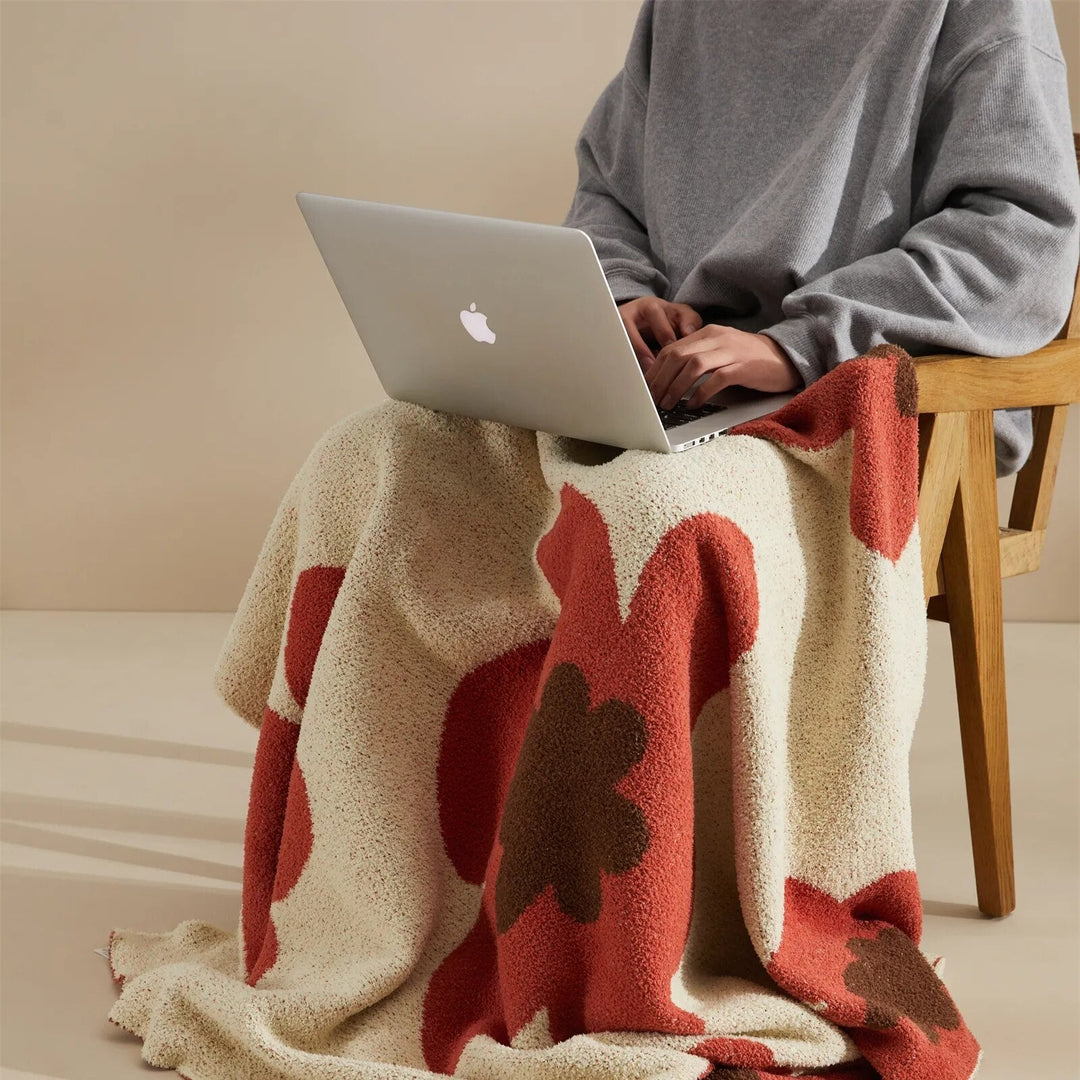 Super soft blanket with floral pattern