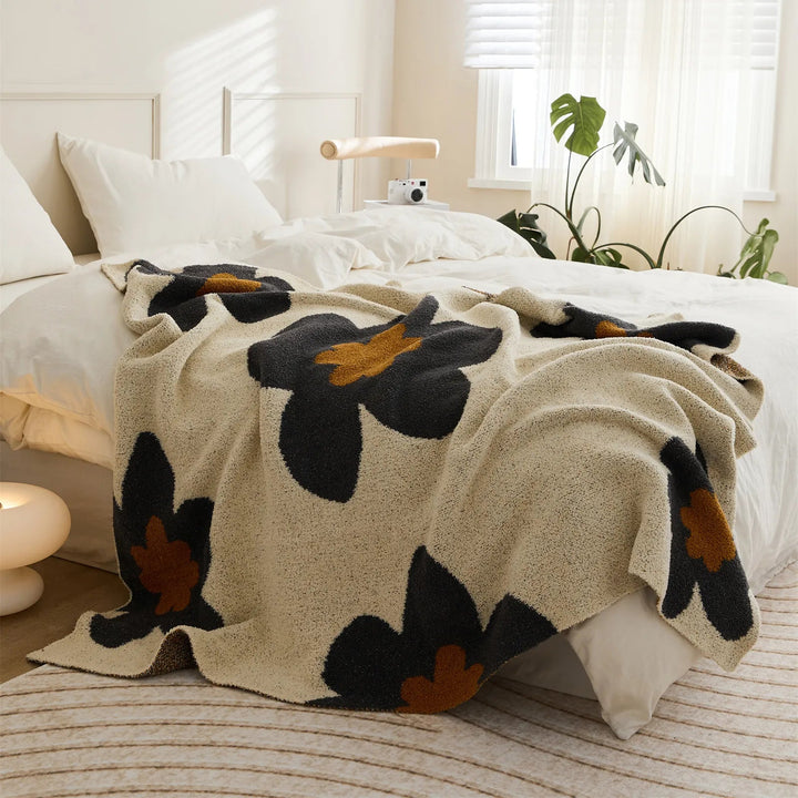 Super soft blanket with floral pattern