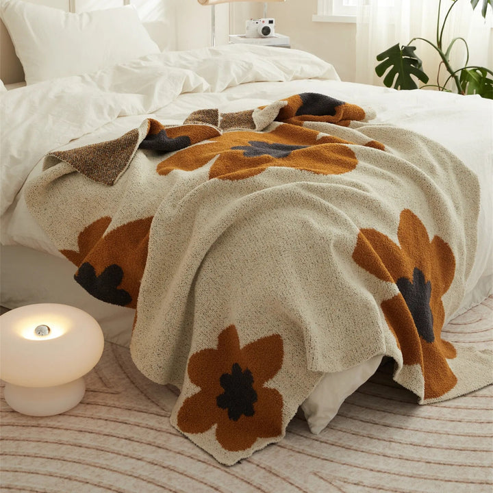 Super soft blanket with floral pattern