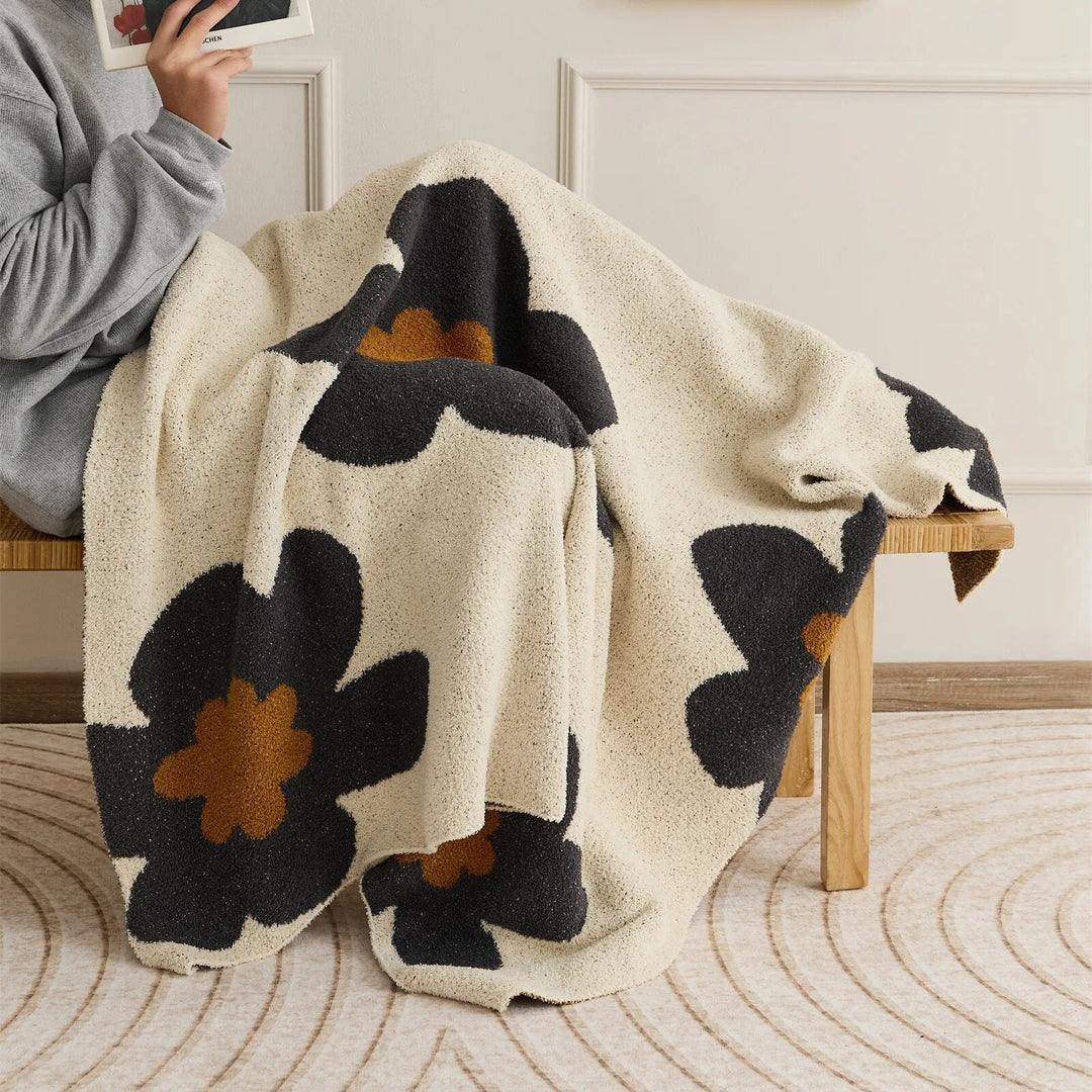 Super soft blanket with floral pattern