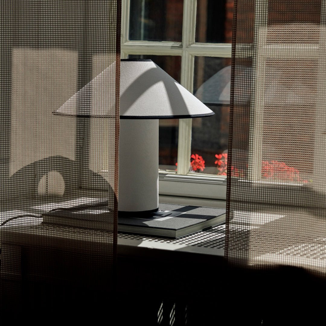 Table lamp with fabric shade – Lunara | Kalsten