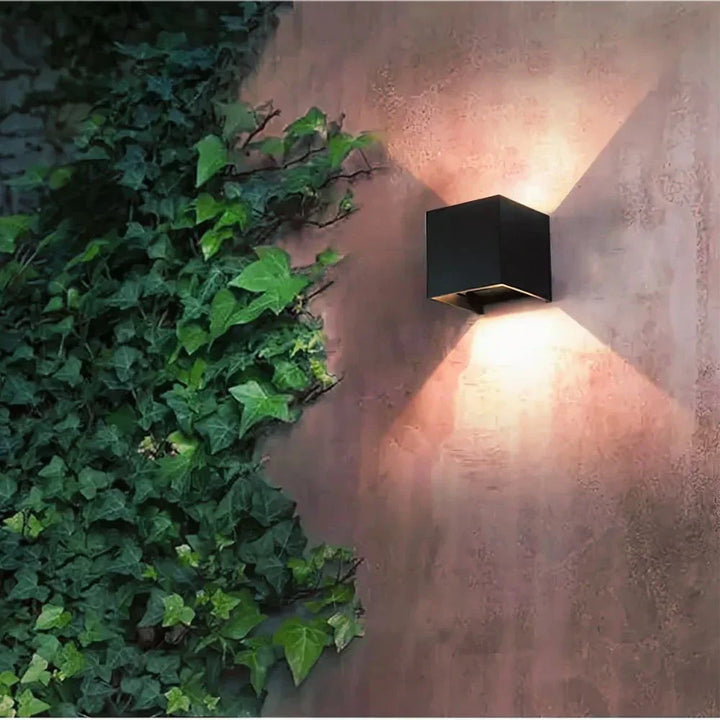 Adjustable Black Cube LED Wall Lamp Noxord