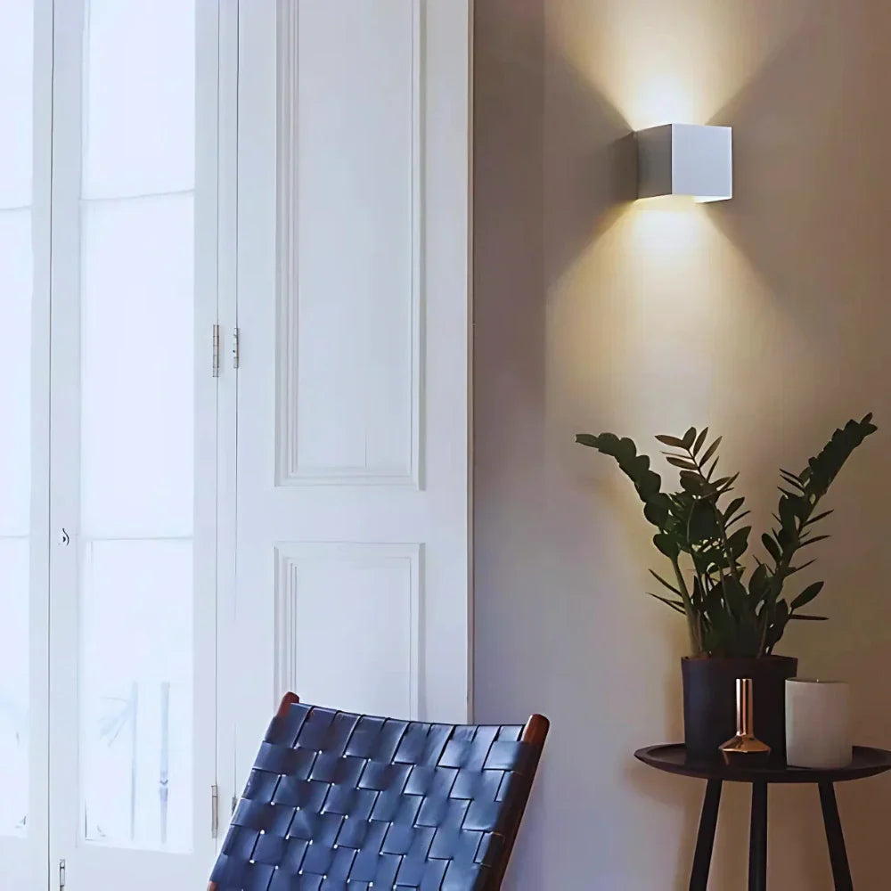Adjustable Black Cube LED Wall Lamp Noxord