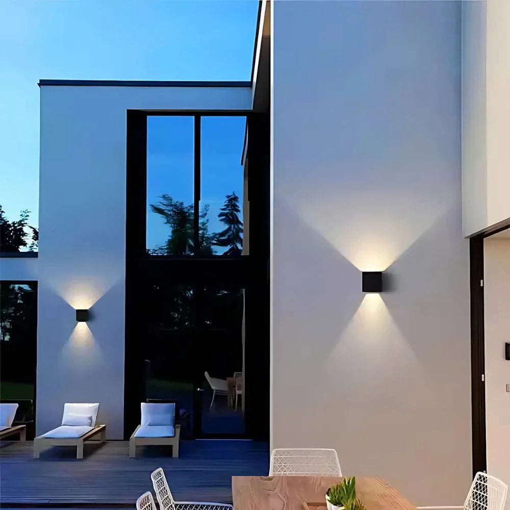 Adjustable Black Cube LED Wall Lamp Noxord