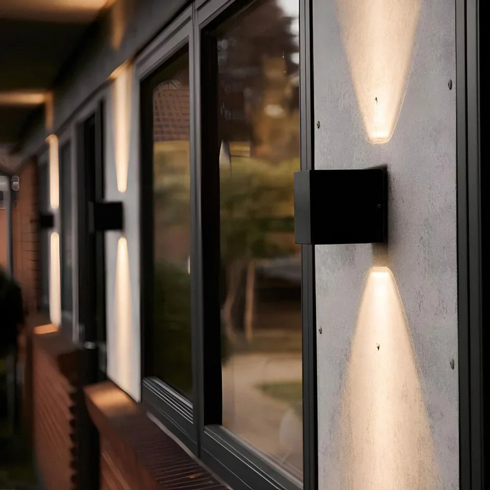 Adjustable Black Cube LED Wall Lamp Noxord