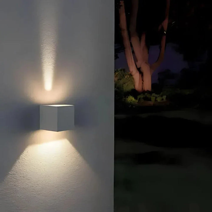 Adjustable Black Cube LED Wall Lamp Noxord