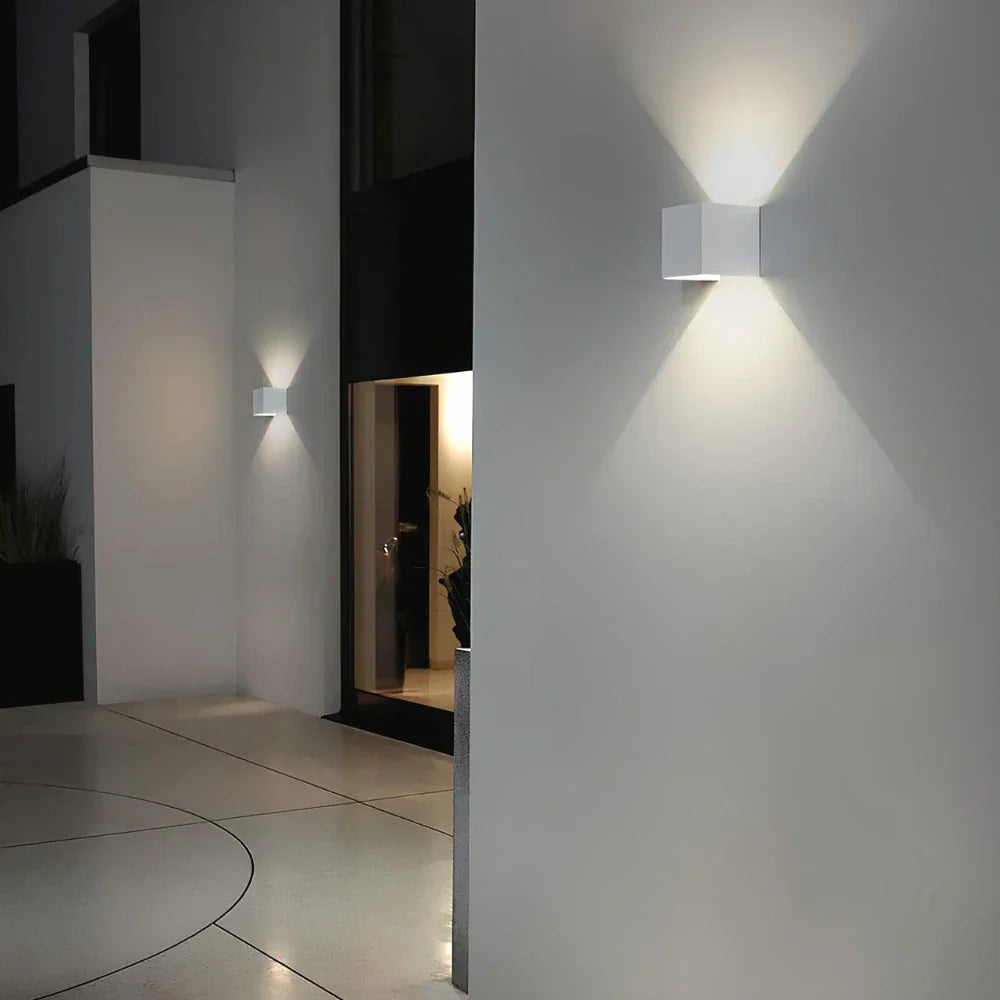 Adjustable Black Cube LED Wall Lamp Noxord